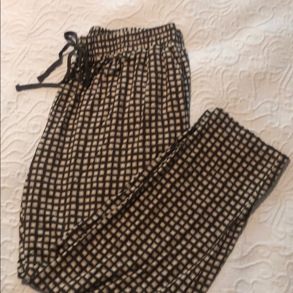 Hue Elastic Waist Pants